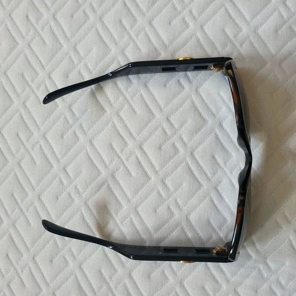 Versace Sunglasses Modern Design New.. - Picture 9 of 10